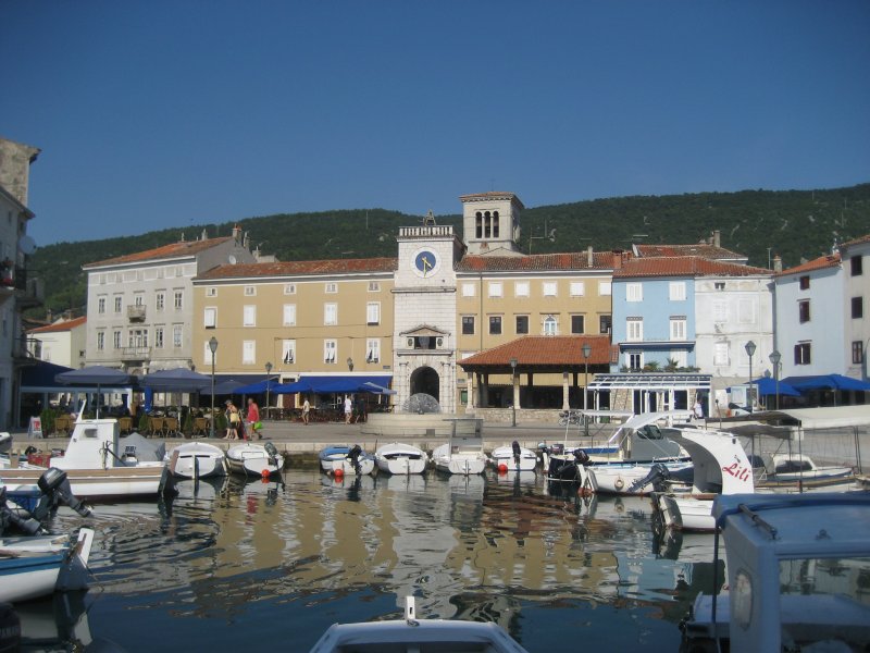 Cres (Stadt): Hafen mit Uhrturm und Loggia (2010)