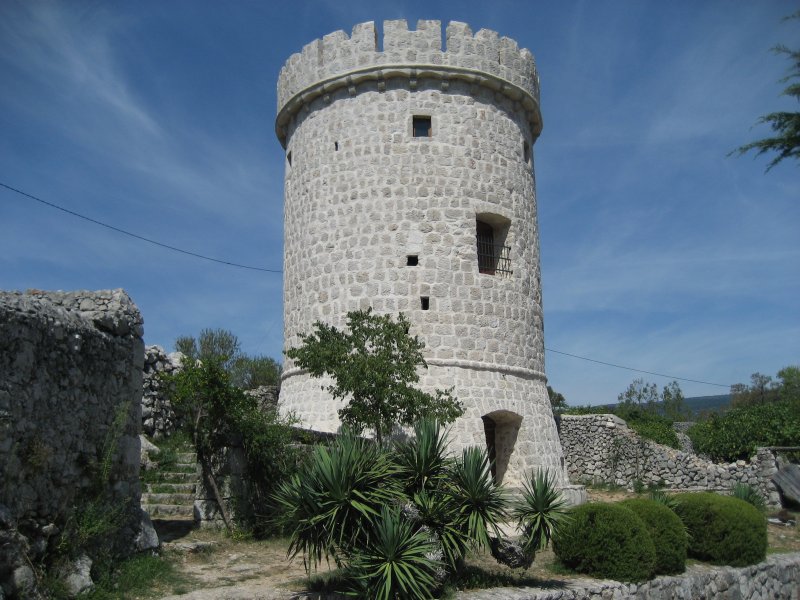 Cres (Stadt): Wehrturm (2010)