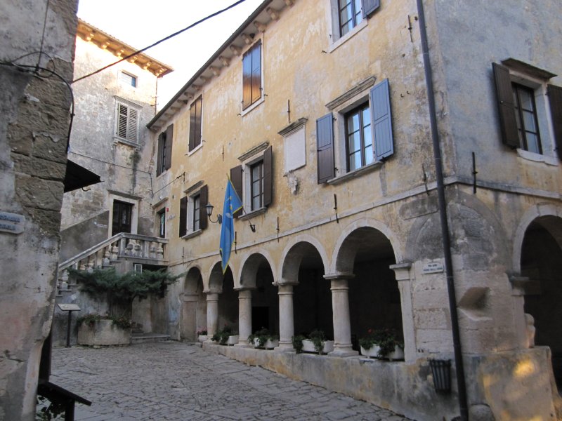 Grožnjan: Loggia (2011)