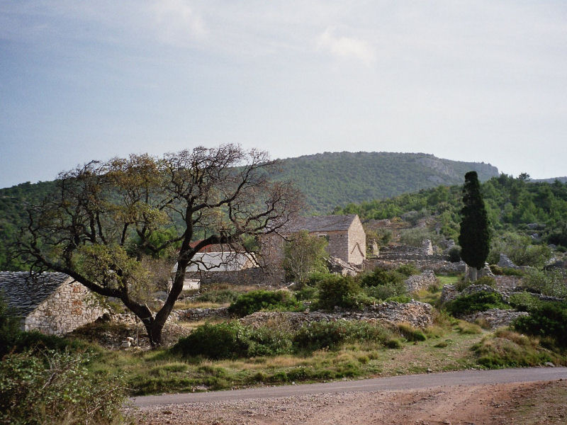 Hvar: Typisches Dorf im Landesinneren (2000)