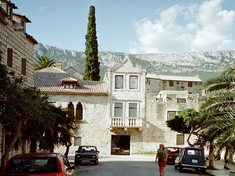 Kaštela: Kaštel Sućurac (2001)