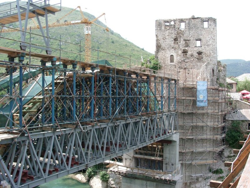 Mostar: Wiederaufbau der Alten Brücke (2003)
