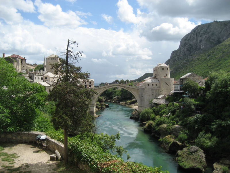 Mostar: Alte Brücke nach dem Wiederaufbau (2007)