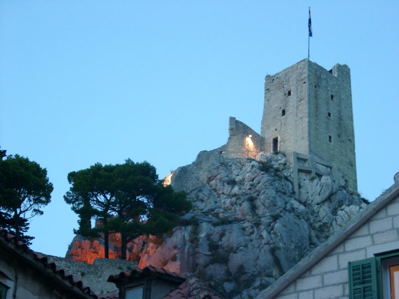 Omiš: Blick zur Festung am Abend (2002)