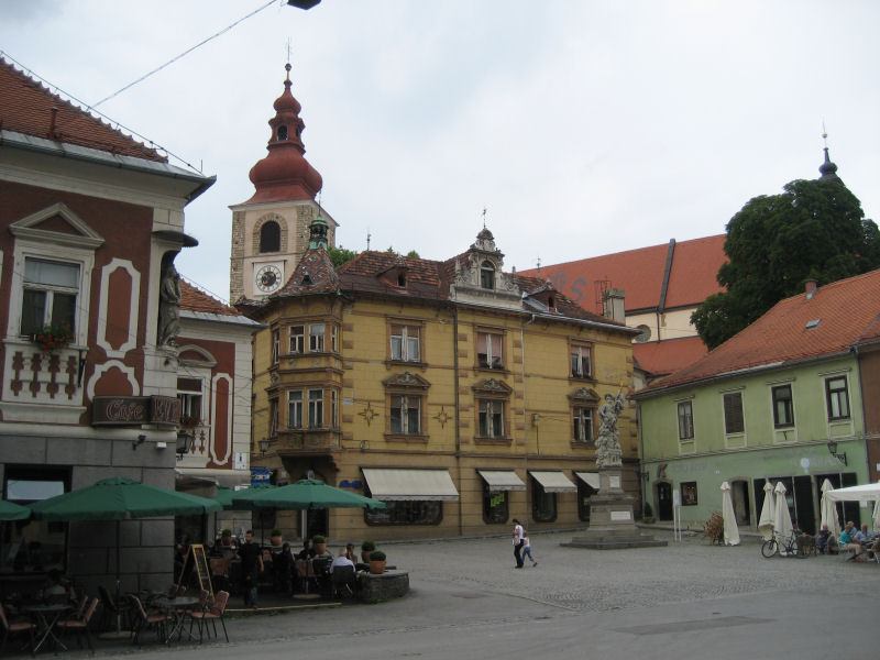 Ptuj: Mestni Trg mit Floriansdenkmal (2007)