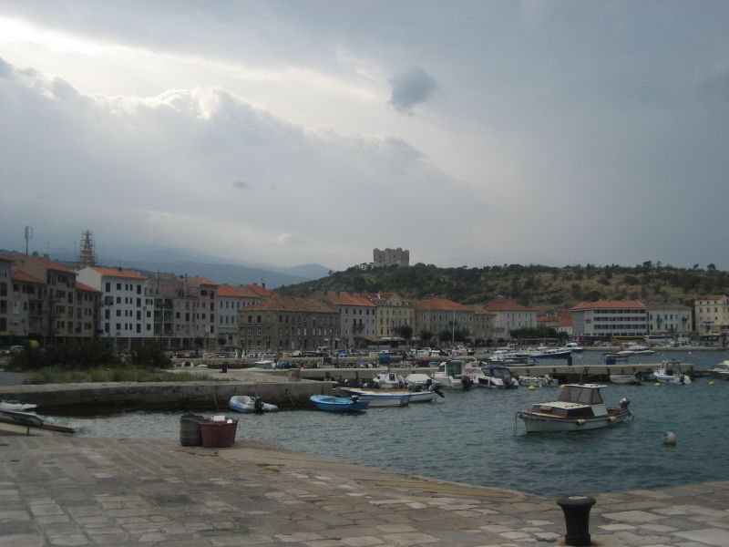 Senj: Blick vom Hafen zur Burg Nehaj (2009)