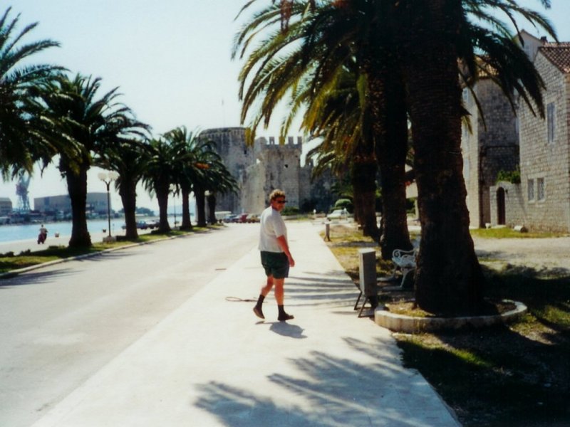Trogir: Uferpromenade vor der Festung Kamerlengo (1999)