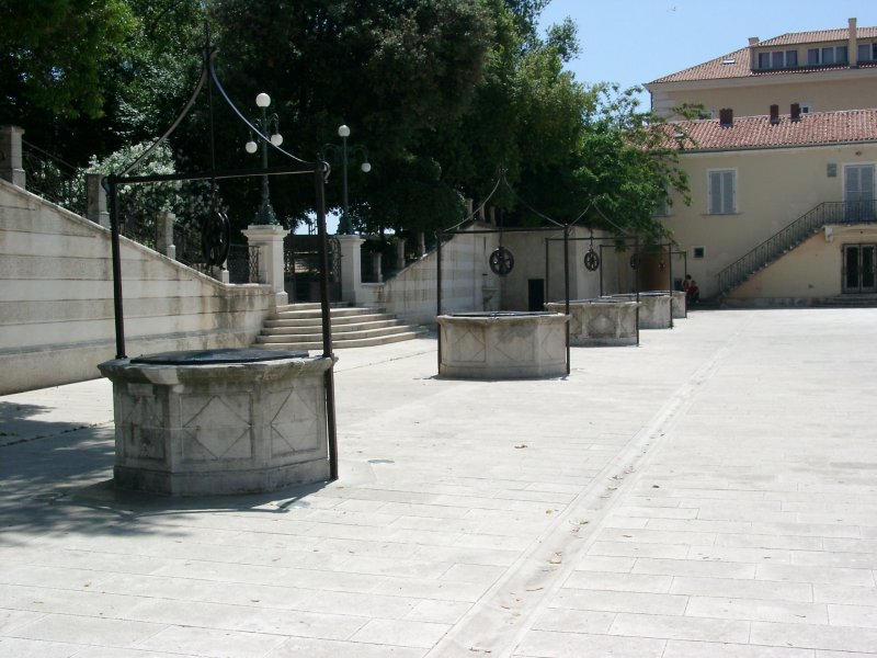 Zadar: Fünf-Brunnen-Platz (2003)