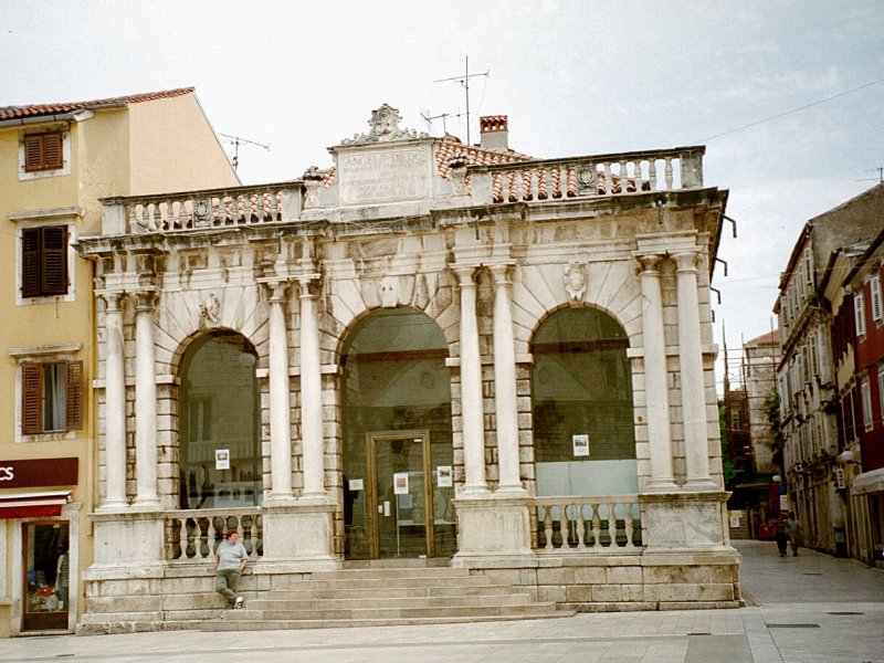 Zadar: Stadtloggia (2001)